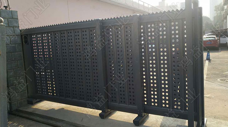 成都監(jiān)獄2.1米封板直線門案例